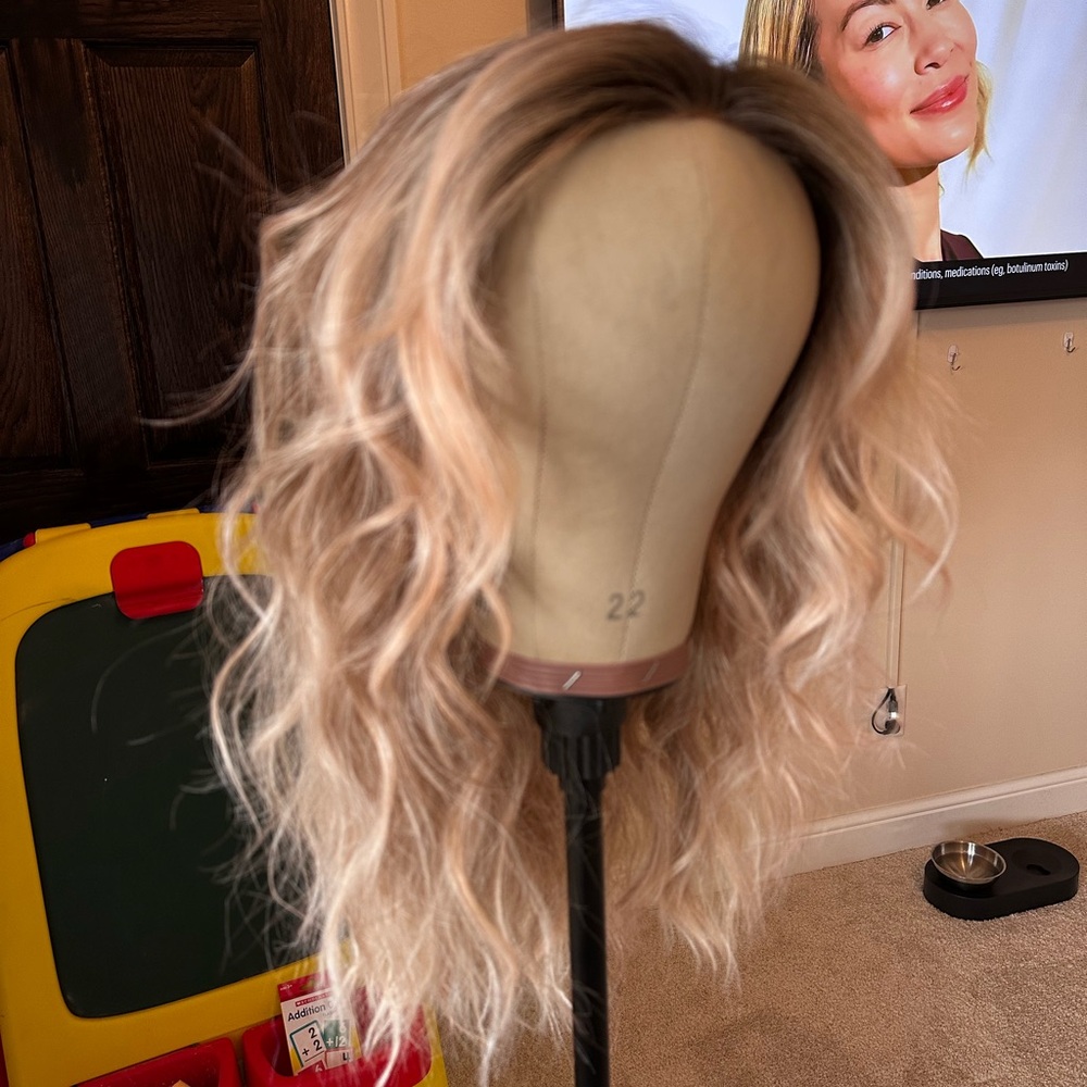 Chelsey Smith Crowns Blondechell Apriot petite